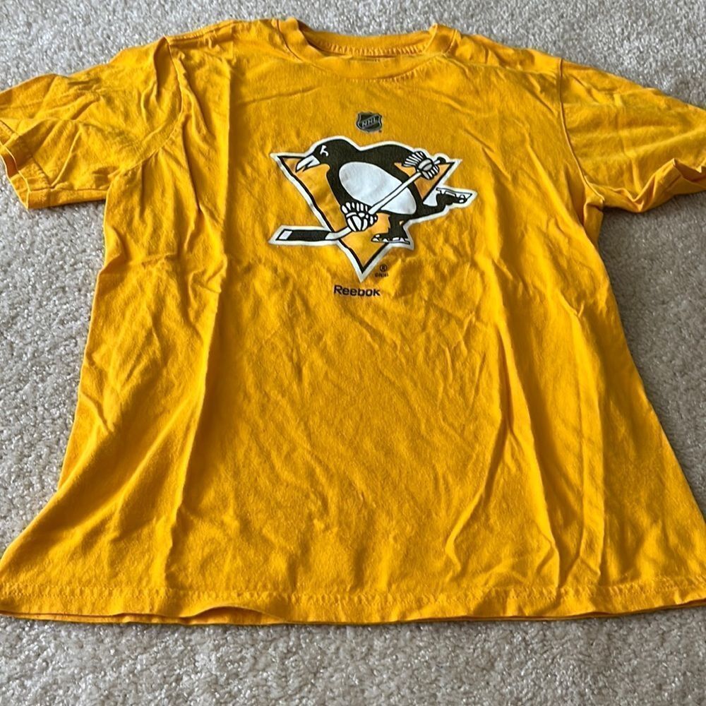 BOYS REEBOK SIZE LARGE PITTSBURGH PENGUINS SHIRT